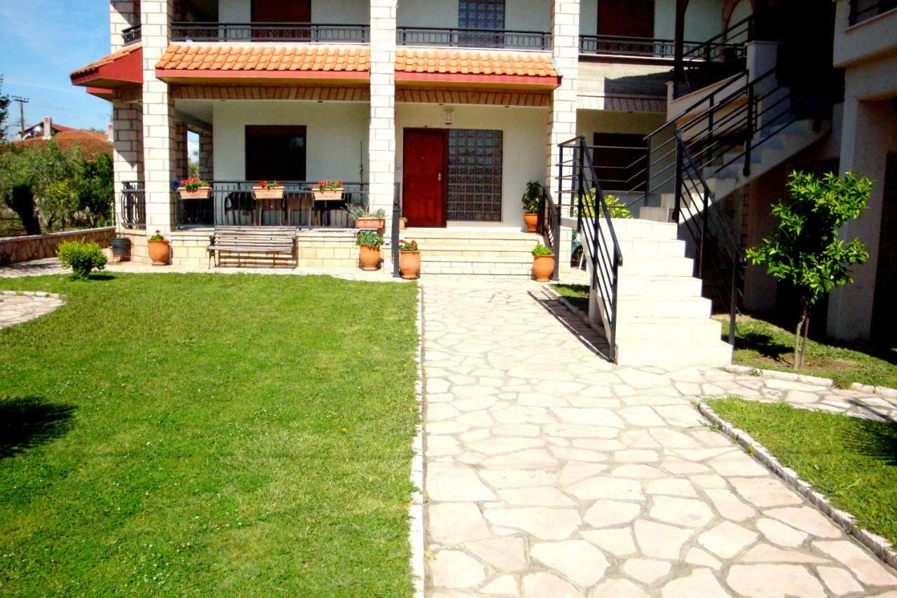 Simos Apartments Korinós Exterior foto